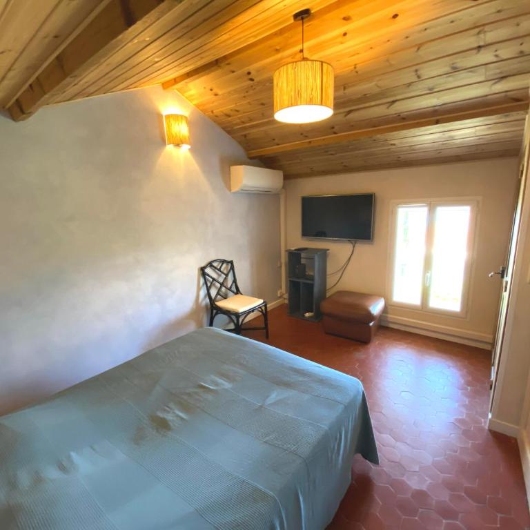 APPARTEMENT DUPLEX - 100M DE LA PLAGE DE ST CLAIR - Appartement 3 Chambres - 12