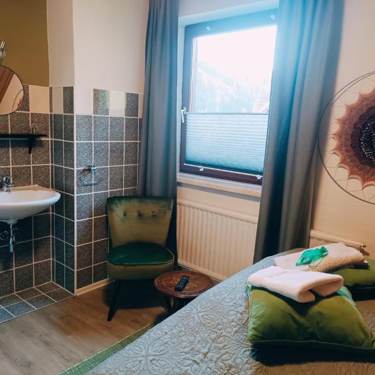 Haus Sonnblick - Doppelzimmer mit Gartenblick - 4
