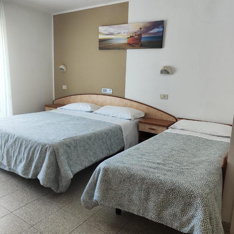 Hotel Villa Lina ANGOLO VIALE DANTE - Quadruple Room - 3