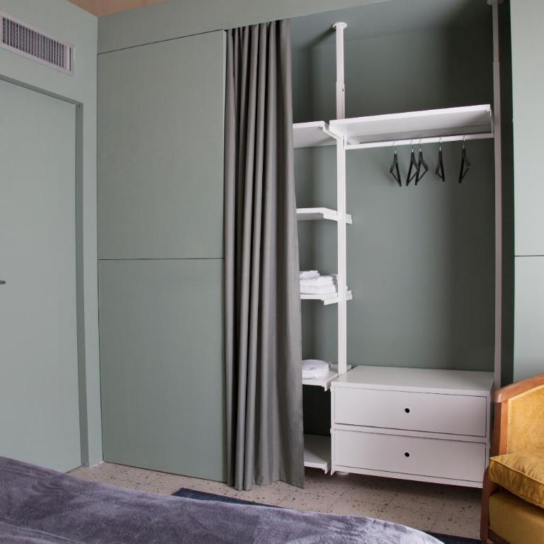 Tre Vie apARTment 80 - Two-Bedroom Apartment - 11