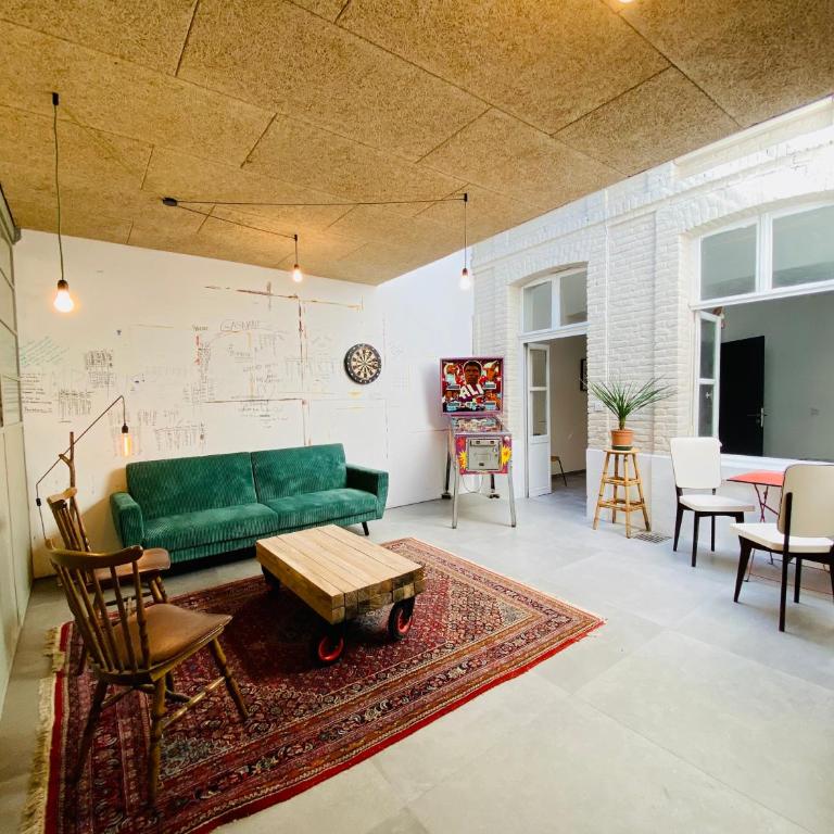 Oasis Urbaine - Spacieux et calme avec patio - Appartement 1 Chambre - 24