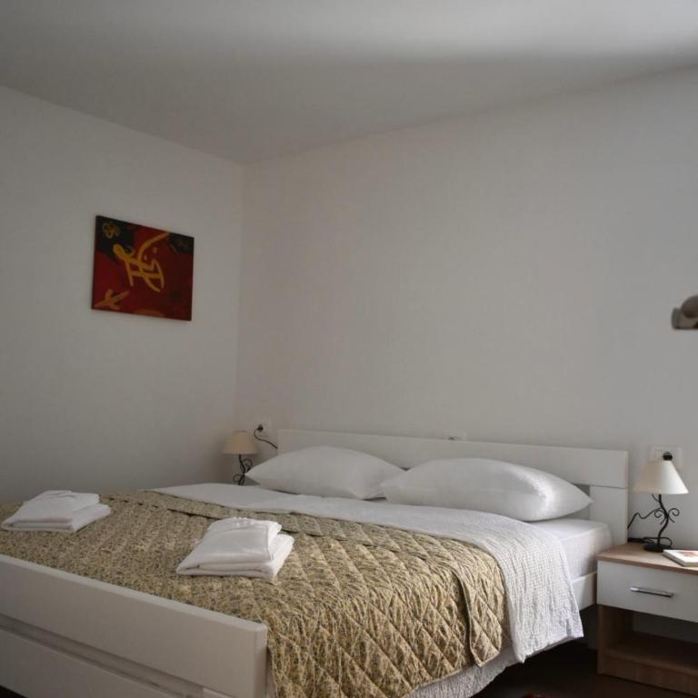 Bel Apartment - One-Bedroom Apartment - 10