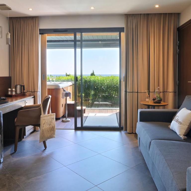 Hôtel Le Week end - Suite Supérieure - Vue sur Mer - 4
