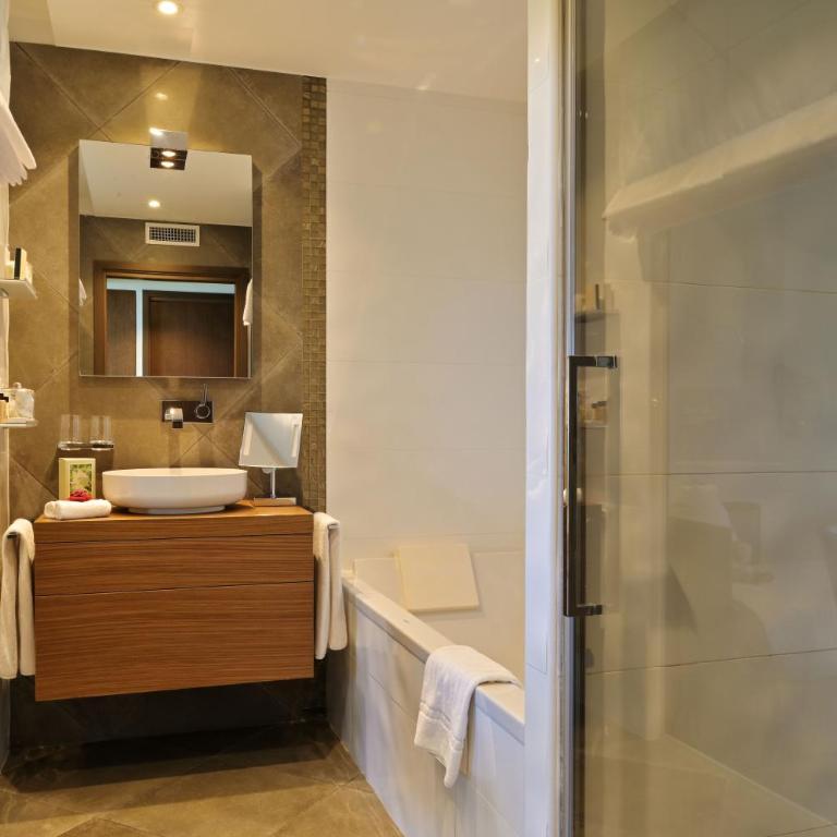 Hôtel Le Week end - Suite Junior avec Terrasse - Vue sur Mer - 3