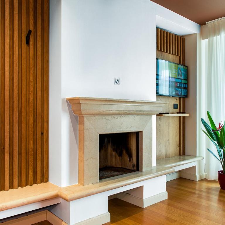 Best Western Hotel Arya - Queen Suite with Two Sofa Beds, Two Terraces and Private Pool - Non-Smoking - 10