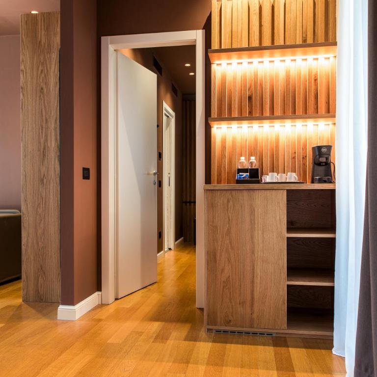 Best Western Hotel Arya - Queen Suite with Two Sofa Beds, Two Terraces and Private Pool - Non-Smoking - 8