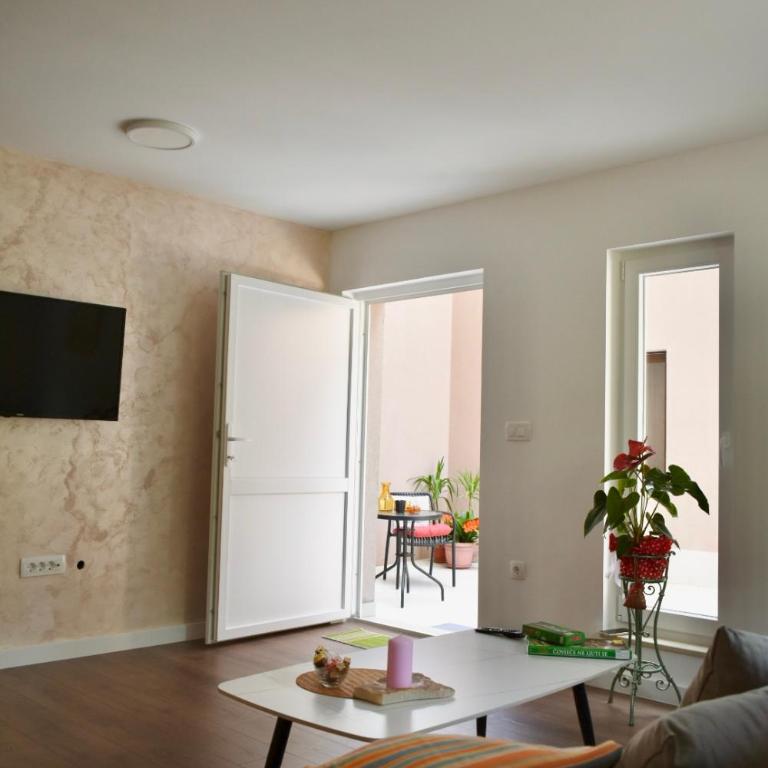 Bel Apartment - One-Bedroom Apartment - 5