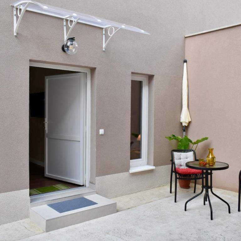Bel Apartment - One-Bedroom Apartment - 6