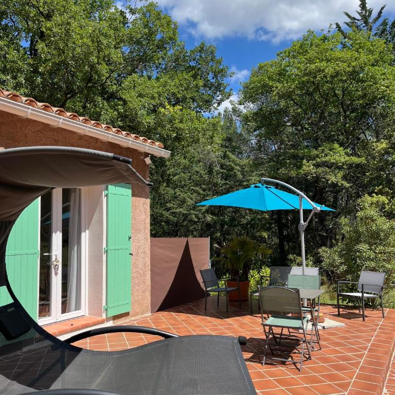 Natur & Jasmin Chambres d'hôtes naturistes en Provence - Chambre Double avec Salle de Bains Privative Extérieure - 2