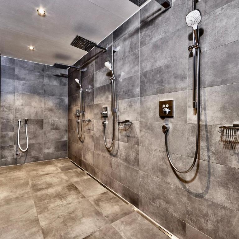 Deluxe Apartment Zugspitze Ehrwald mit Pool, Sauna, direkt am Golfplatz - Apartamento de 2 dormitorios - 5