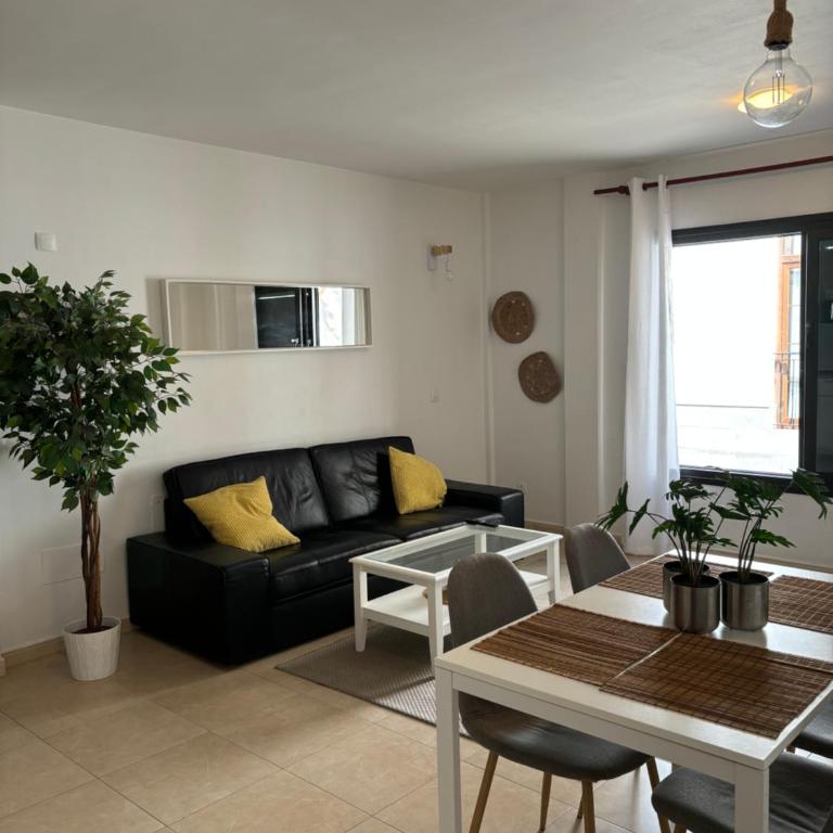 Increíble apartamento en pleno centro de Arrecife con parking privado - Two-Bedroom Apartment - 5