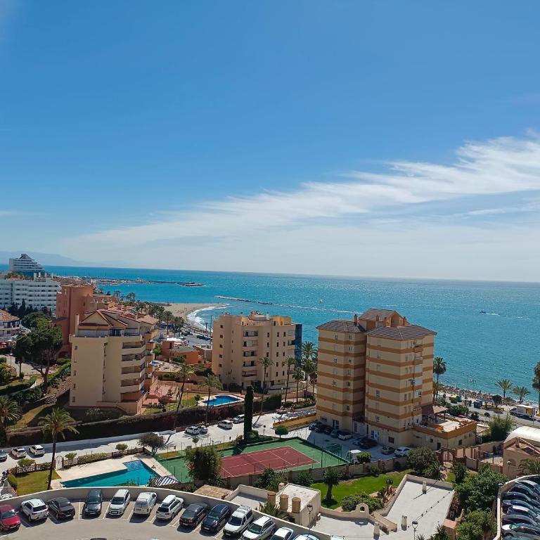 Benalbeach con vistas en primera linea de playa - One-Bedroom Apartment - 1
