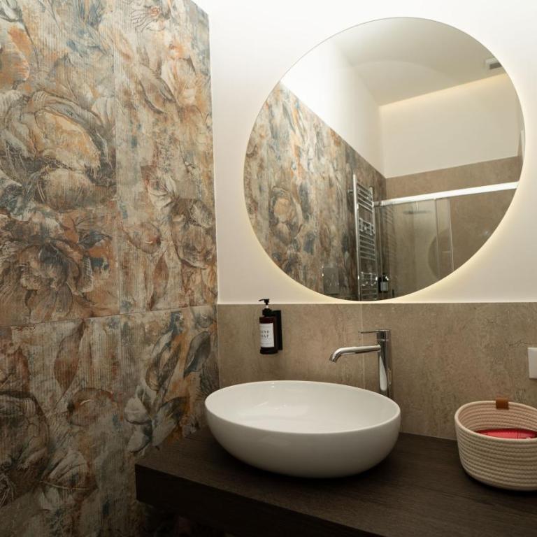 Manere Suites - Suite with Balcony - 6