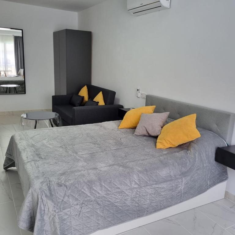 Seascape - Tranquil Studio Apartment - One-Bedroom Apartment - 6
