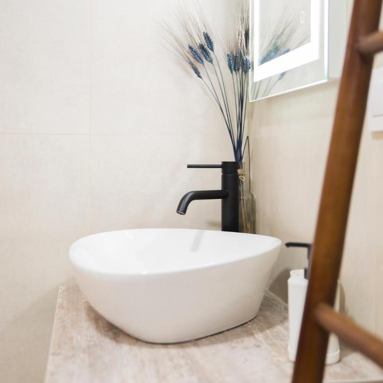 STUDIO 9 APARTAMENTO SEVILLA - Apartamento Estudio con cama grande - 14