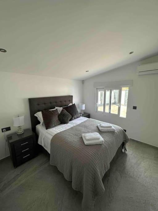 The Beach House - Villa - 7