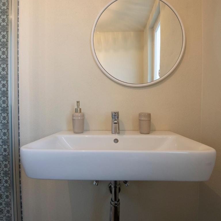 230 - Casa di Ginny a Sestri Levante, 500 Metri dal Mare e spiaggia - PARCHEGGIO GRATIS INCLUSO NEW! - Appartamento con 2 Camere da Letto - 45