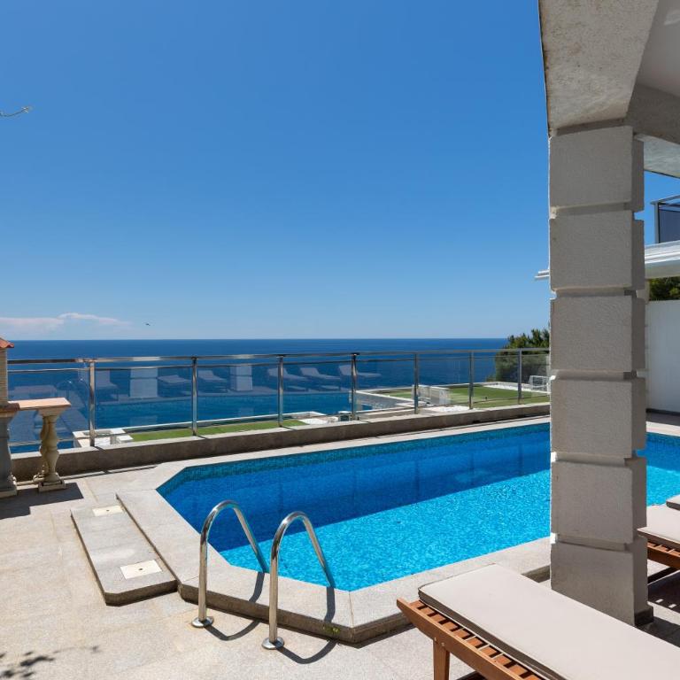 Private swimming pool three-story apartment with a superb view - Vila sa 3 Spavaće Sobe - 2