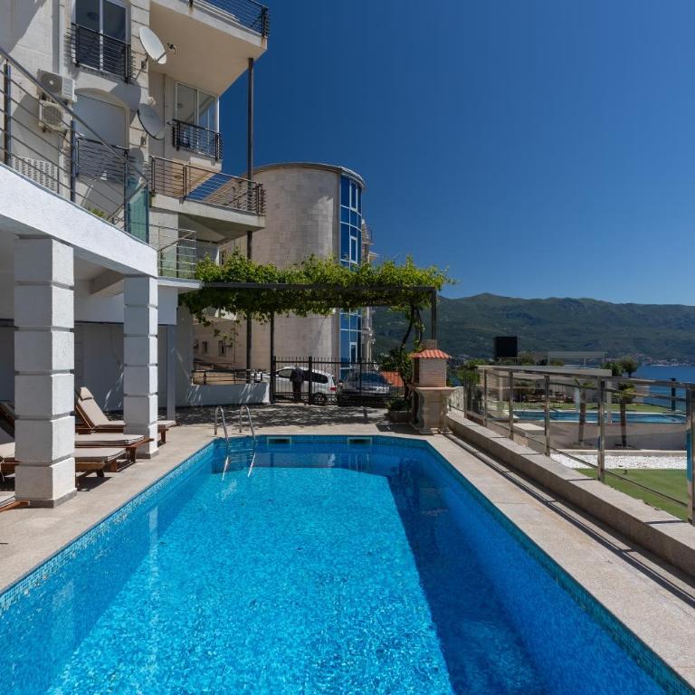 Private swimming pool three-story apartment with a superb view - Vila sa 3 Spavaće Sobe - 6