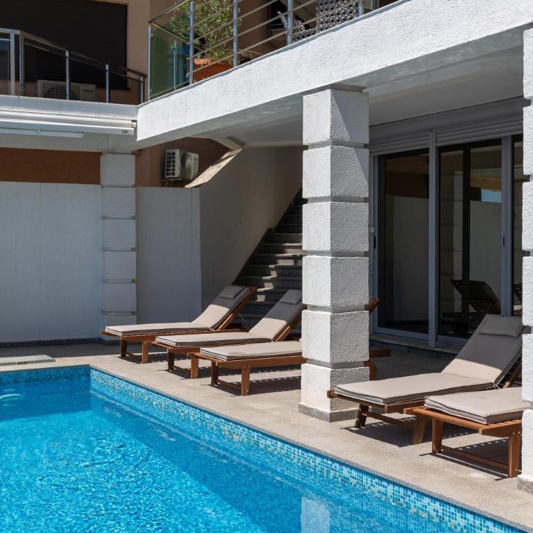 Private swimming pool three-story apartment with a superb view - Vila sa 3 Spavaće Sobe - 12