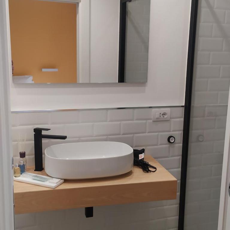 Roma Furio Camillo Holiday Home - Chambre Double avec Salle de Bains Privative - 7