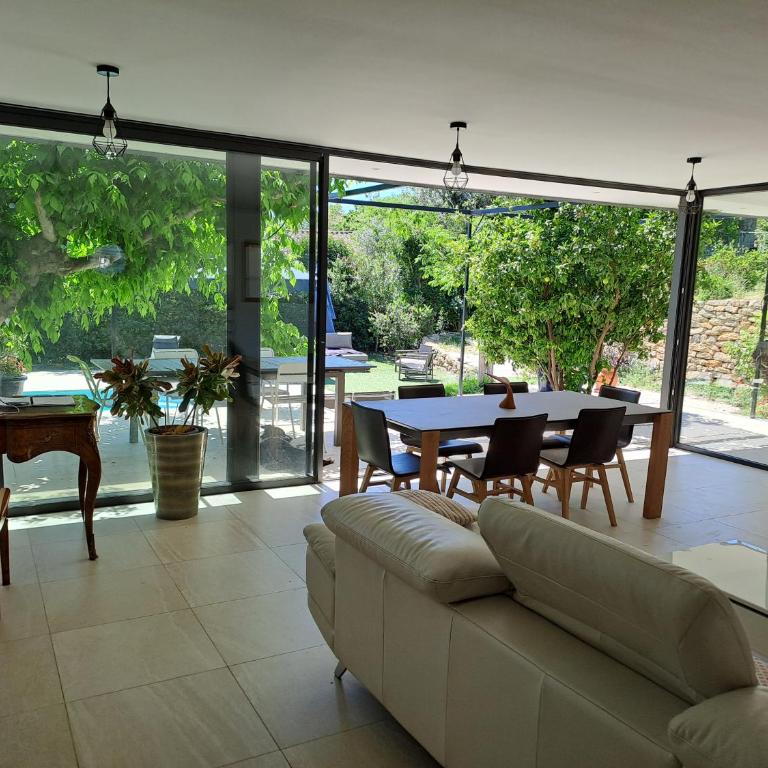 VILLA climatisée, avec 3 Chambres , Piscine, et terrain arboré - Villa 3 Chambres - 9
