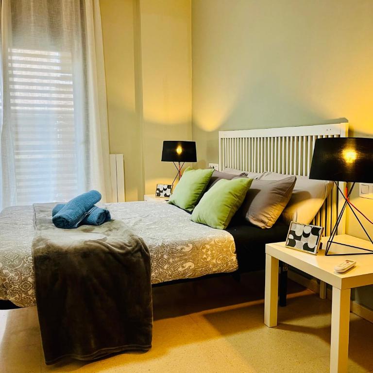 Magic Camp Nou - Three-Bedroom Apartment - 13