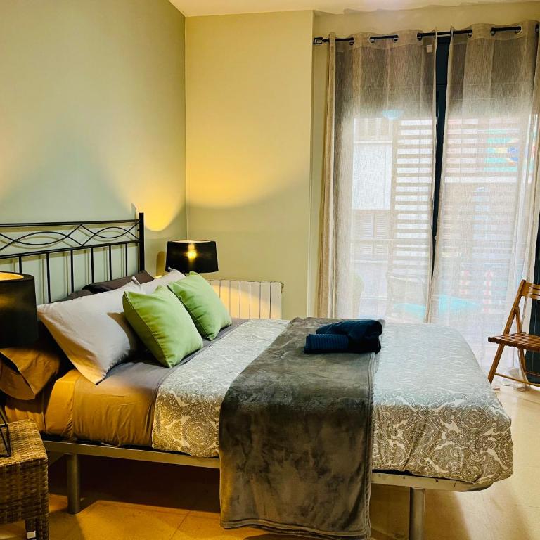 Magic Camp Nou - Three-Bedroom Apartment - 19