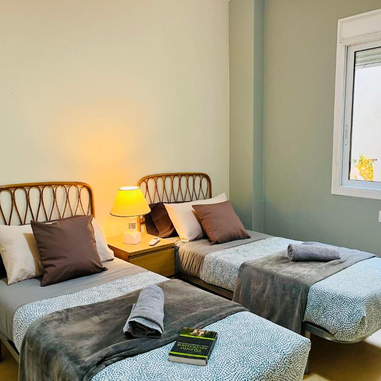 Magic Camp Nou - Three-Bedroom Apartment - 25