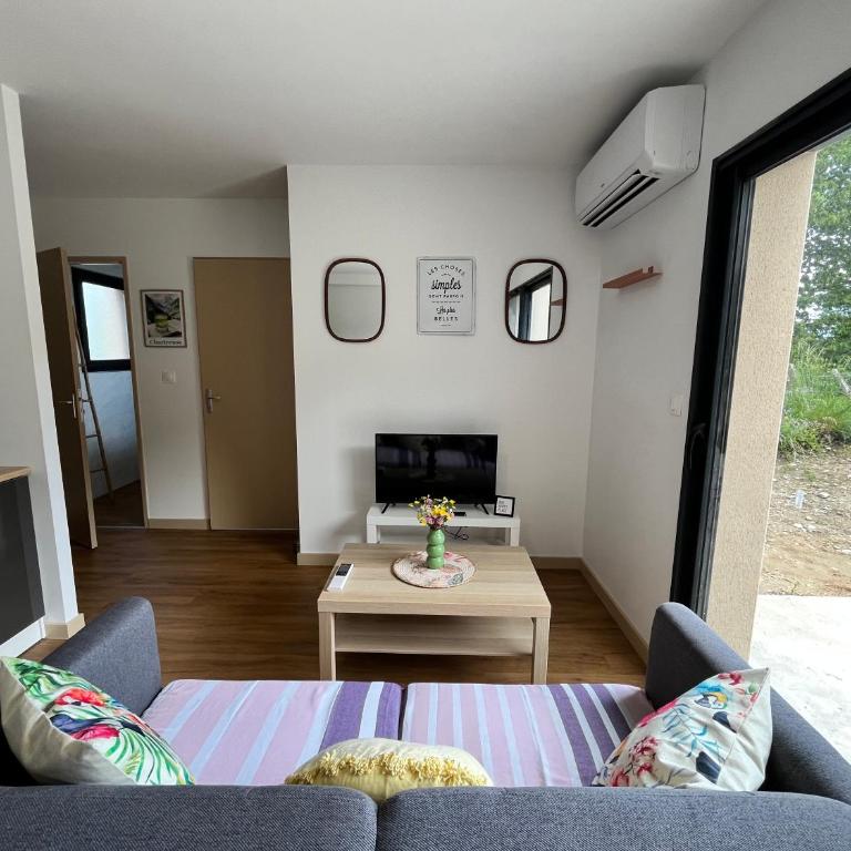 Gîte neuf au calme, RDC, Terrasse, Parking, 2 chambres, Clim - Appartement 2 Chambres - 42