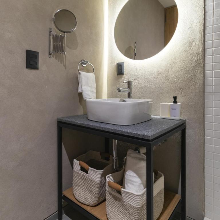 Departamentos y Suites Índigo - Suite with Balcony - 9