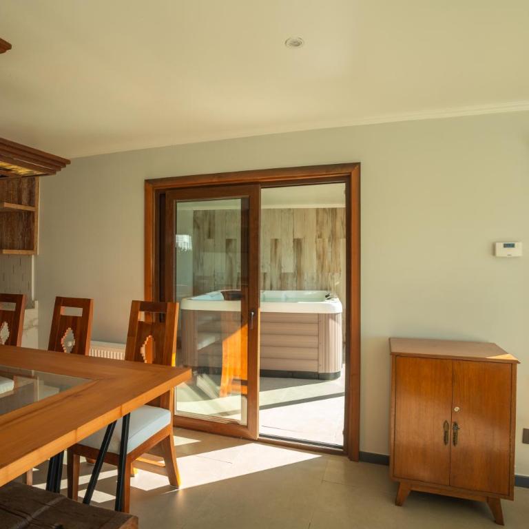 Lujosa casa en Playa Hermosa vista lago y volcanes - Three-Bedroom Villa - 5
