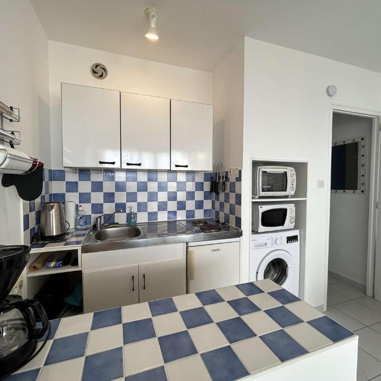 Studio confortable avec balcon et lave-linge à Saint-Jean-de-Monts - FR-1-224C-302 - Appartamento - 5