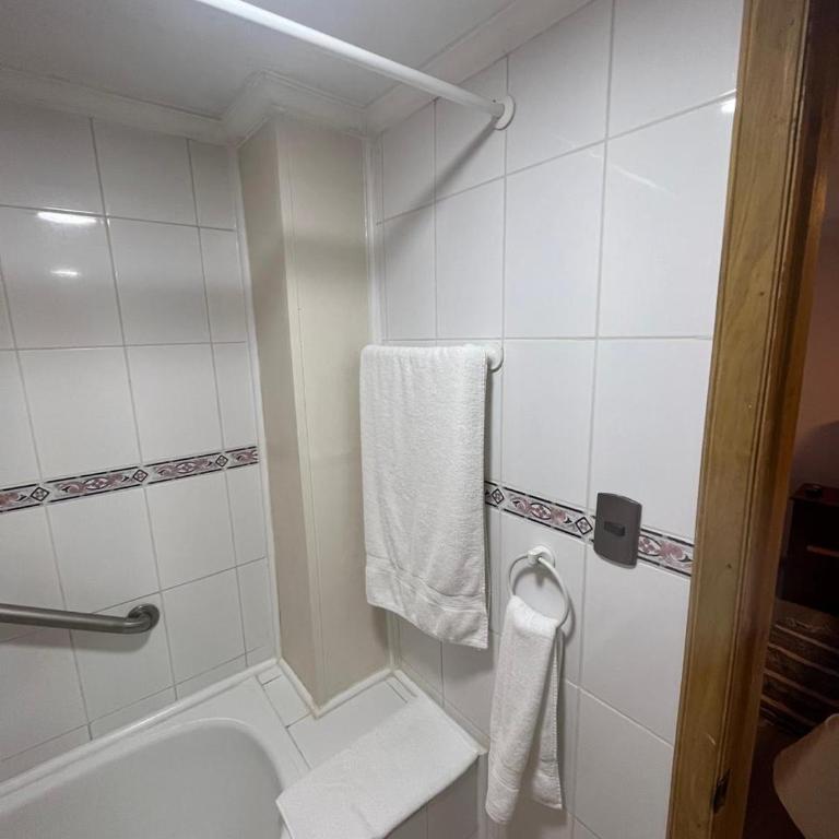 Hostal Español Coyhaique - Habitación Estándar - 1 cama grande - 46
