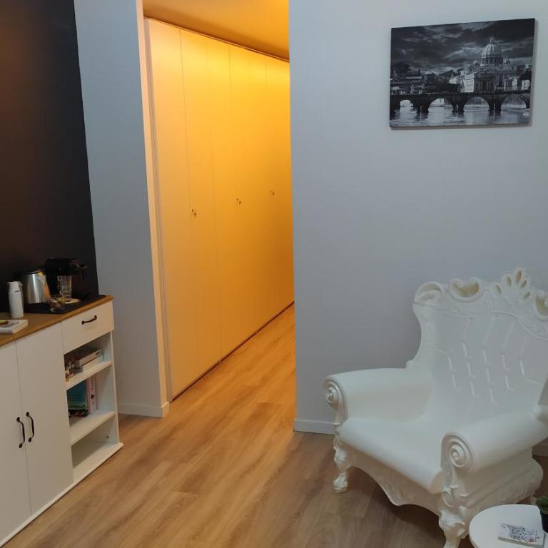 Roma Furio Camillo Holiday Home - Chambre Double avec Salle de Bains Privative - 8