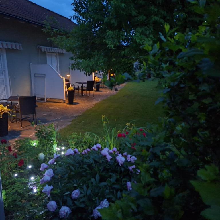 Gästehaus Sabina- Frühstückspension, Bed & Breakfest - Doppelzimmer mit Terrasse - 23