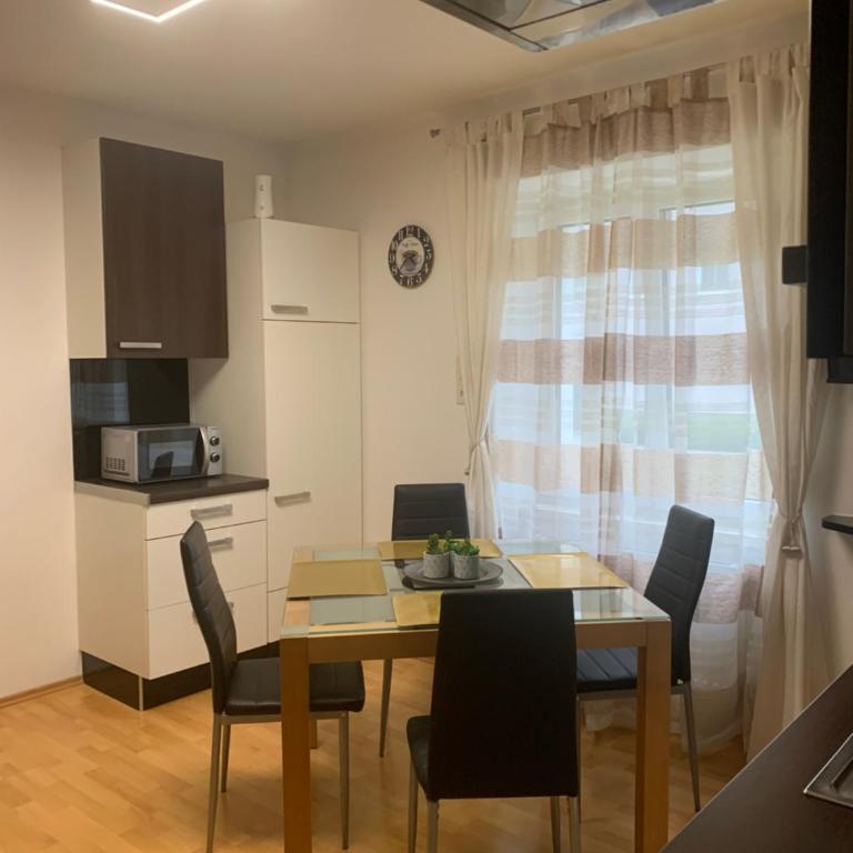 Nici`s Ferienwohnung - Apartment mit 1 Schlafzimmer - 2