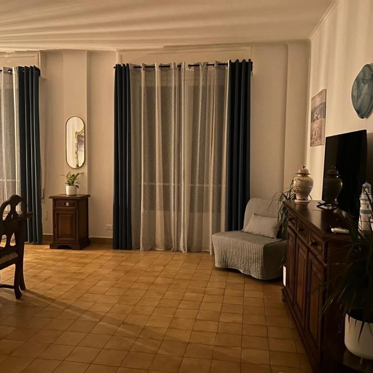 VISTA MARE SAVONA "Posto auto e ombrellone con due sdraio compreso" - Appartamento con 1 Camera da Letto - 12