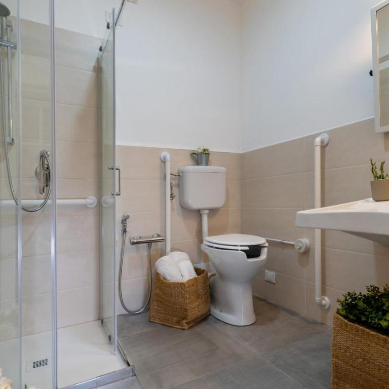 Donna Fortuna - Quadruple Room with Private Bathroom - 14