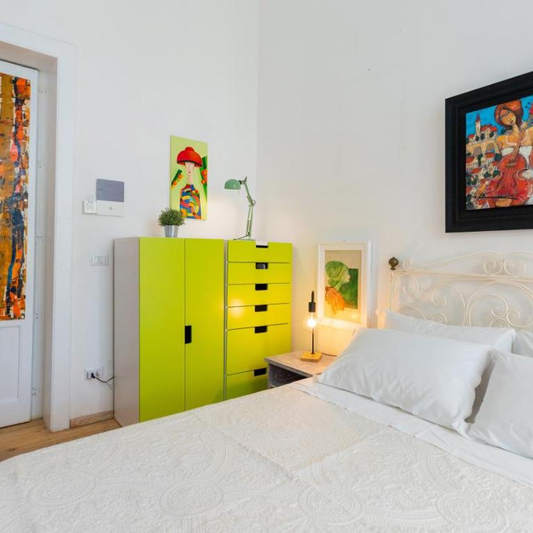 Donna Fortuna - Double Room with Private External Bathroom - 9