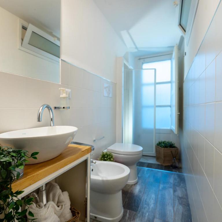 Donna Fortuna - Twin Room with Private External Bathroom - 5