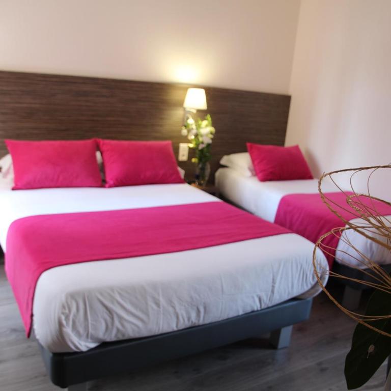 Hotel Menton Riviera - Chambre Triple (1 Lit Double et 1 Lit Simple) - 8
