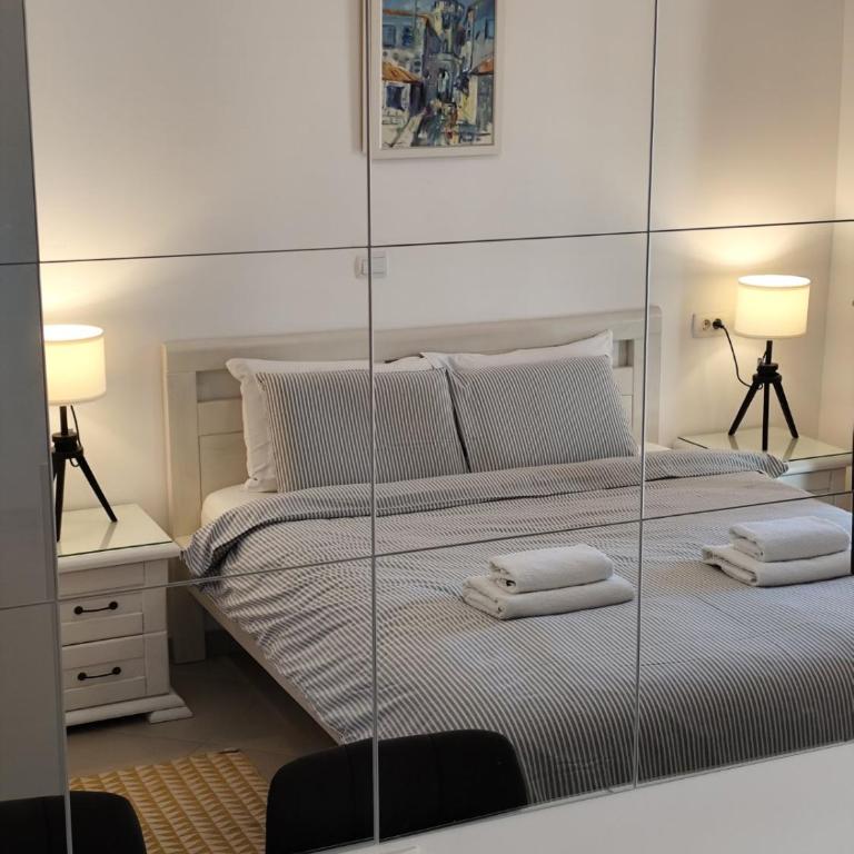Lucky Studios - Standard Studio with Balcony - 2