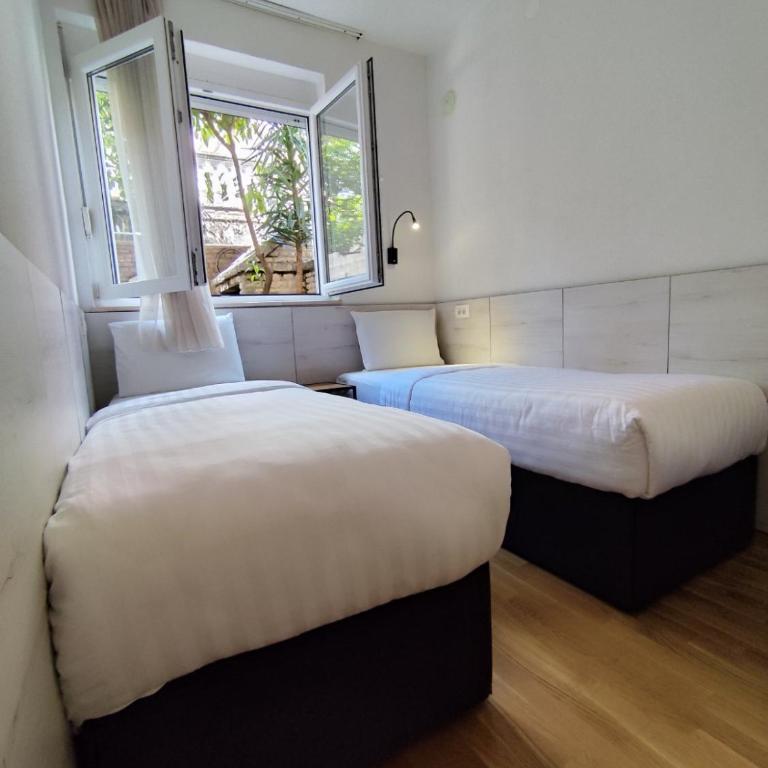 Lucky Apartments - Comfort One Bedroom Apartment - 13