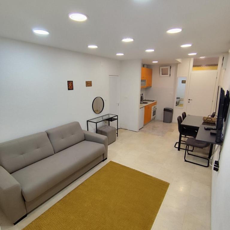 Lucky Apartments - One Bedroom Apartment - 3