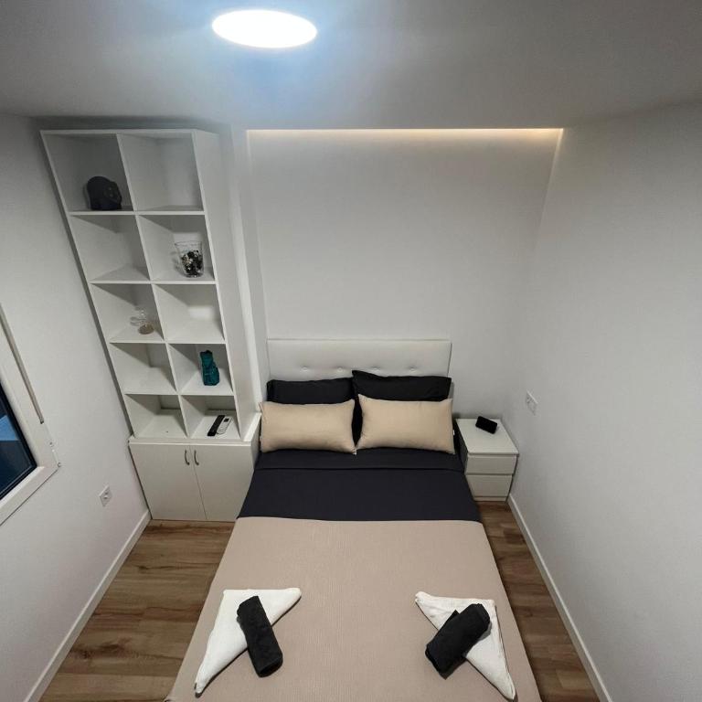 Alexa Suite - Two-Bedroom Apartment - 20