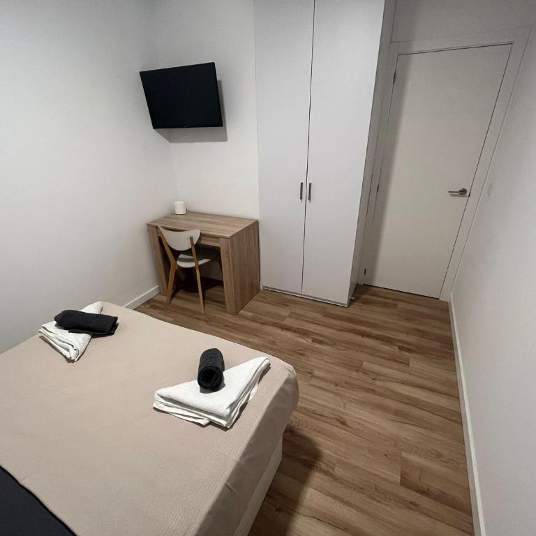 Alexa Suite - Two-Bedroom Apartment - 21