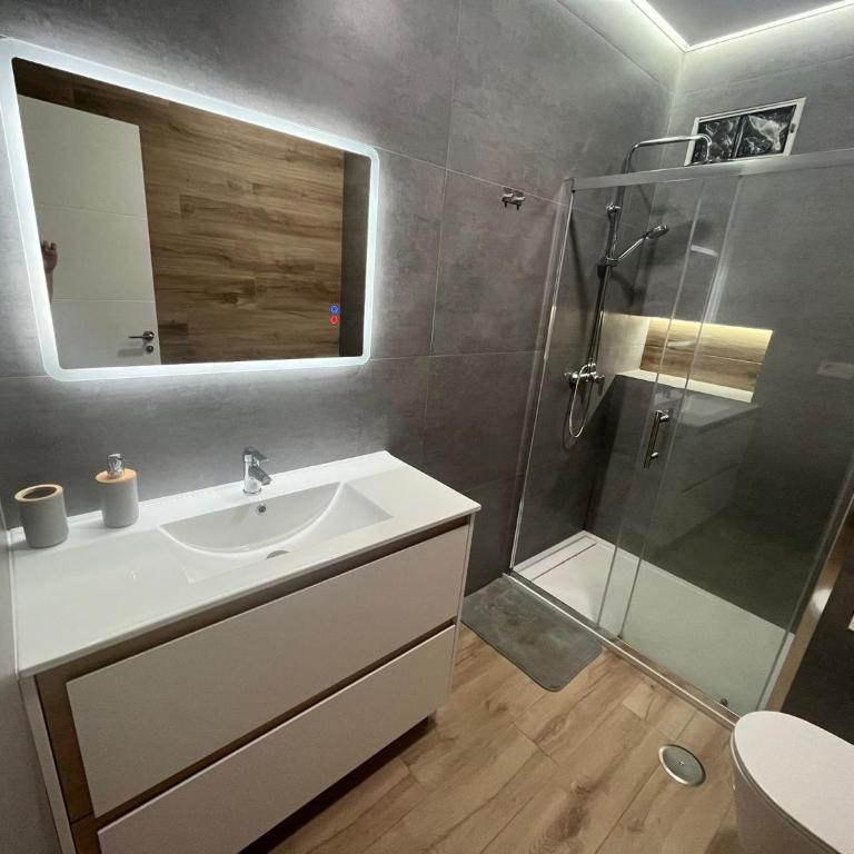 Alexa Suite - Two-Bedroom Apartment - 25