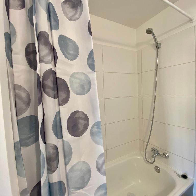 Departamento con estacionamiento - Apartamento de 1 dormitorio - 17