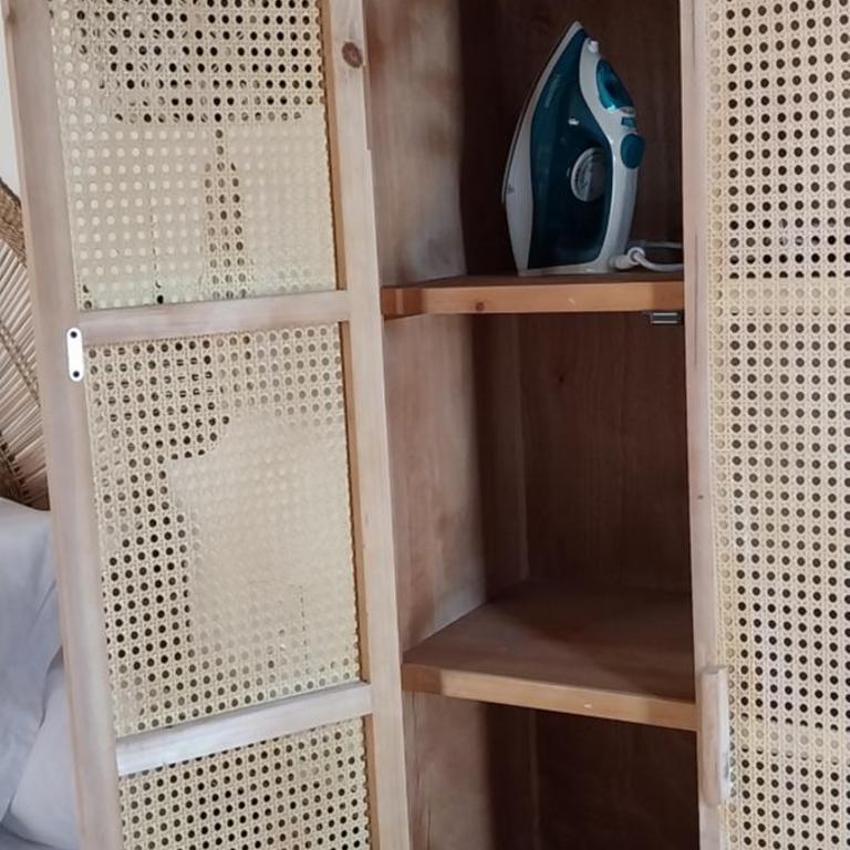 Chambres d'hôtes "Chez Lyly et Juju" Piscine&Sauna Parking Gratuit - Suite Lit Queen-Size - Vue sur Piscine - 8